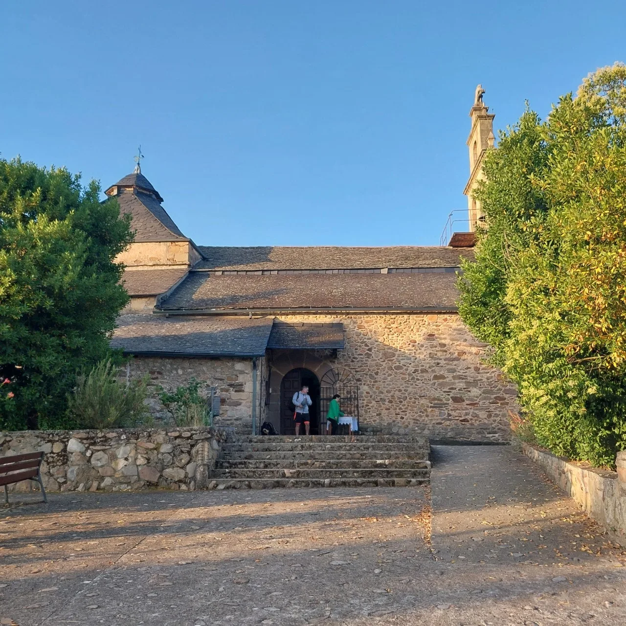 1_8h5Ud018svc12u0dmekb6gnl_bc1i52.jpg?type=e1920_std