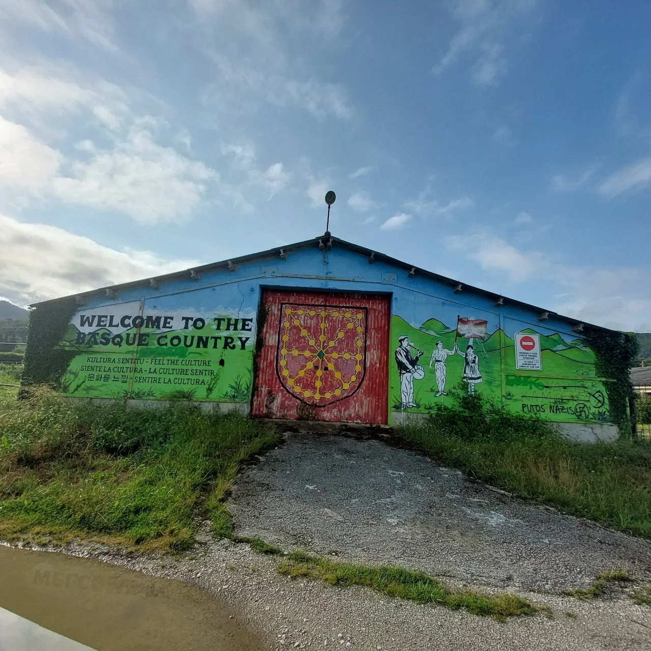 d_34gUd018svchikdirq23os8_bc1i52.jpg?type=e1920_std