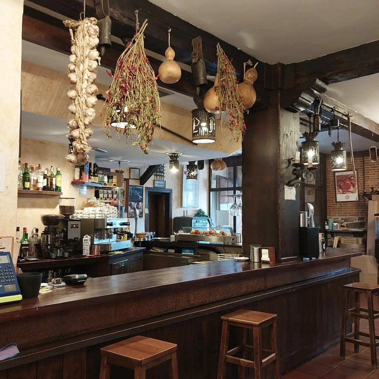 a_dabUd018svc18z7ccjwmoy4y_bc1i52.jpg?type=e1920_std