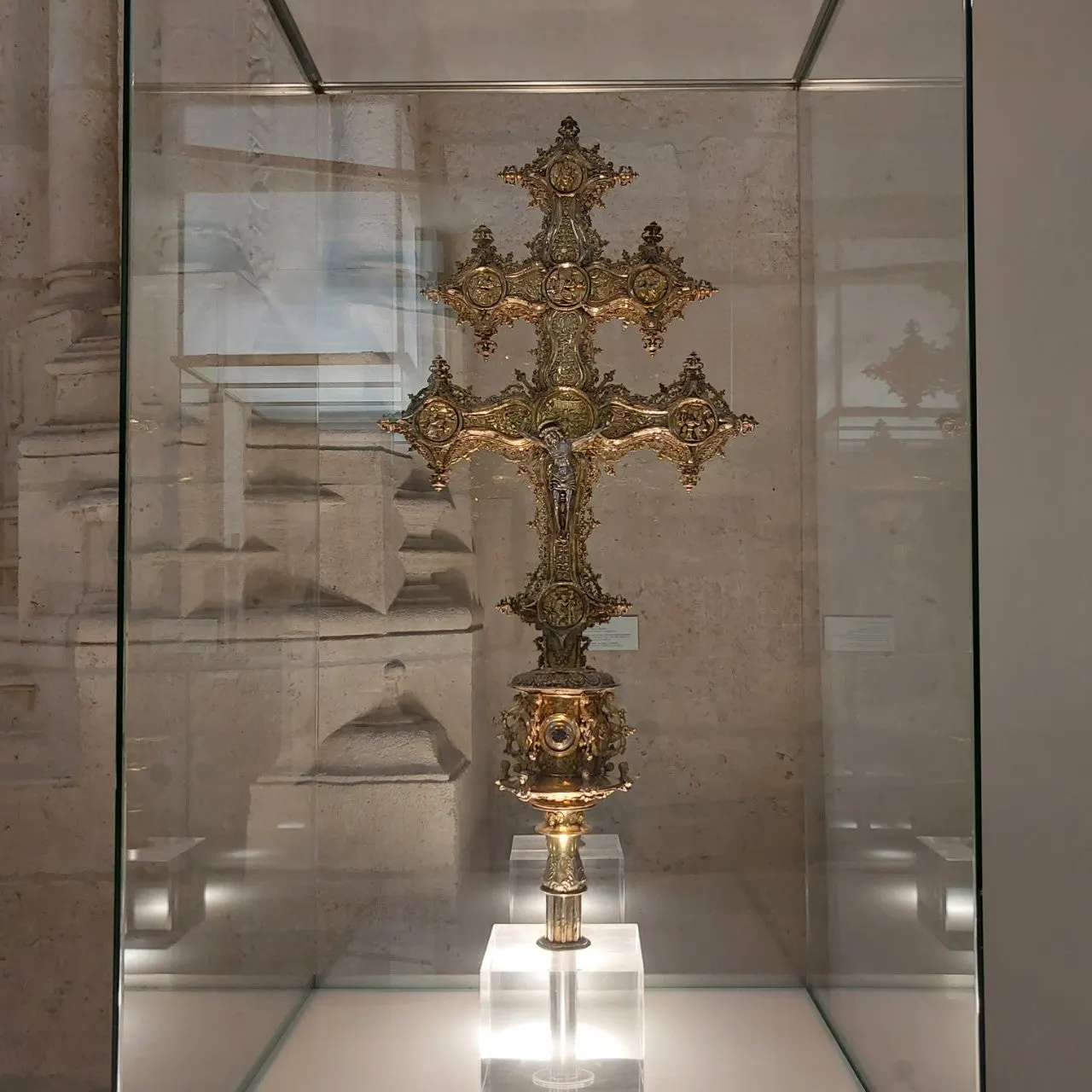 g_efaUd018svcwj4eyrcju3zw_bc1i52.jpg?type=e1920_std