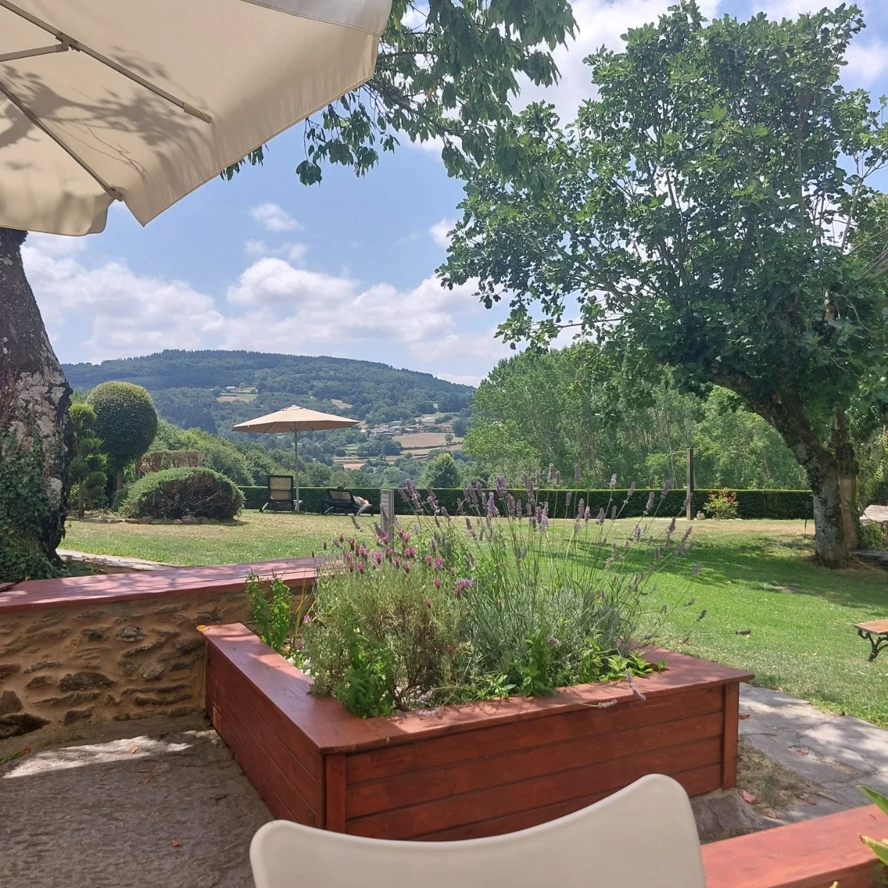 4_h2cUd018svc1xivkeajqvtf5_bc1i52.jpg?type=e1920_std