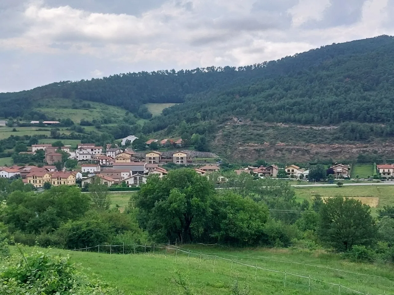 3_5idUd018svckom8qml5zf9g_bc1i52.jpg?type=e1920_std