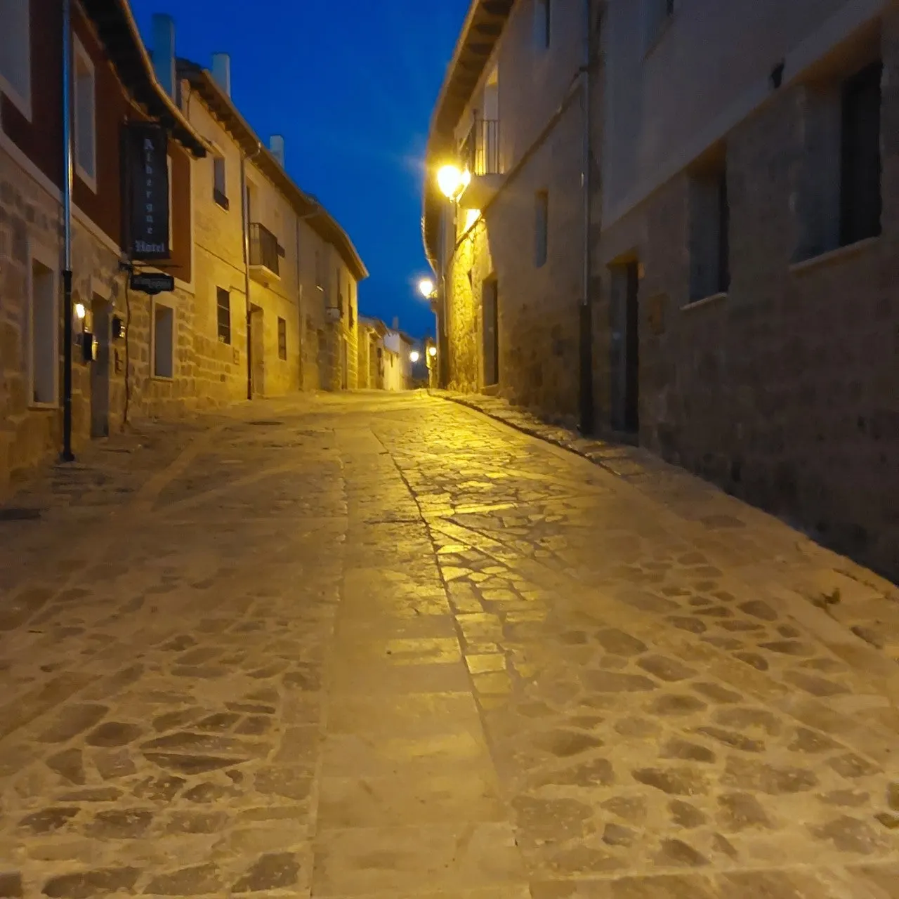 7_7gbUd018svc1h134jylecty1_bc1i52.jpg?type=e1920_std