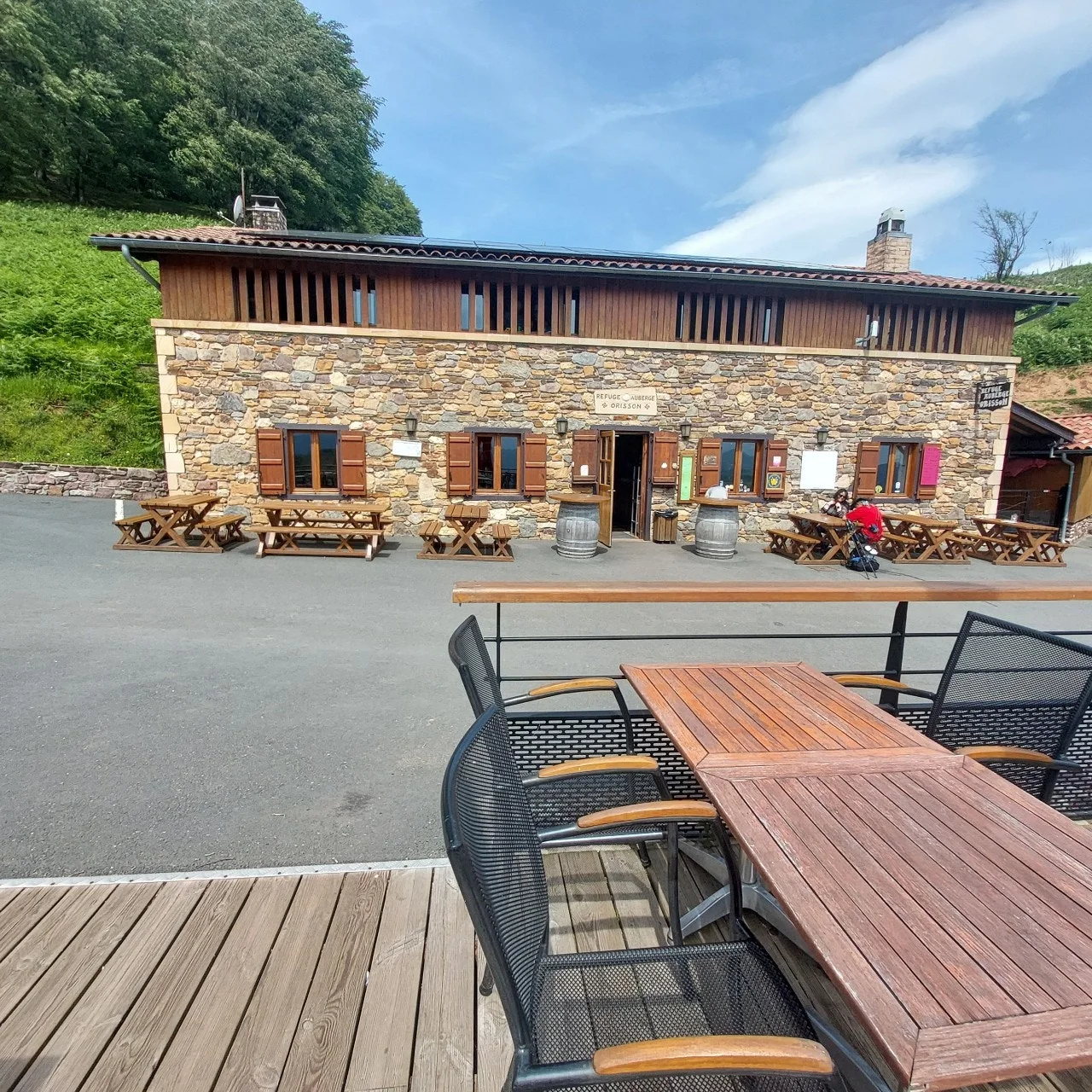 a_42fUd018svc3tvb6200q8g7_bc1i52.jpg?type=e1920_std