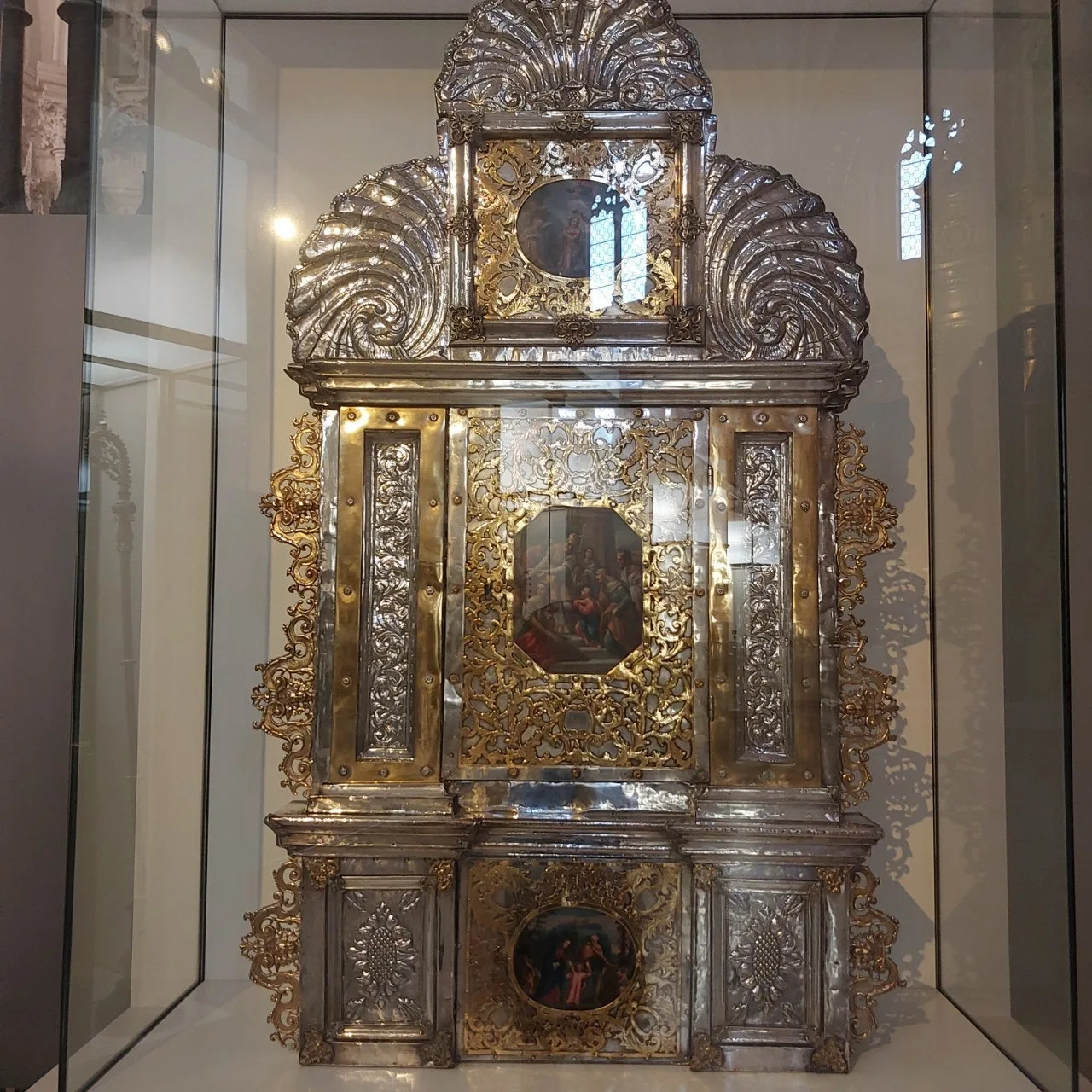 h_4faUd018svcr1xgl7hb7bov_bc1i52.jpg?type=e1920_std