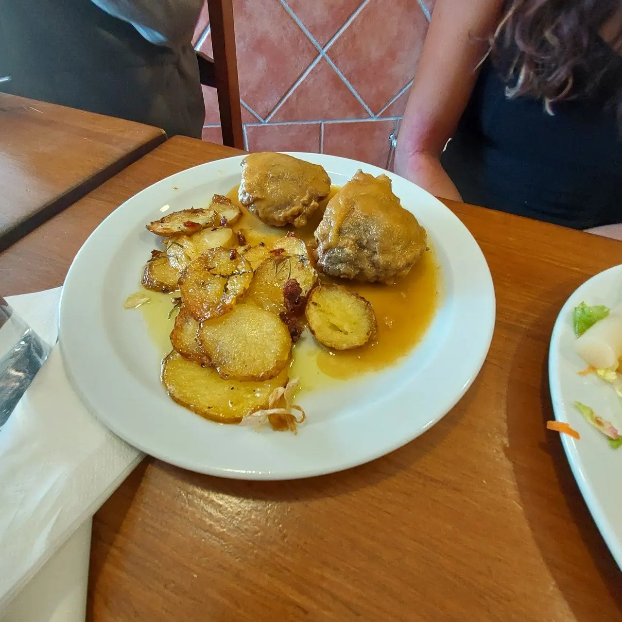 6_g5eUd018svc1eian47pgpljk_bc1i52.jpg?type=e1920_std