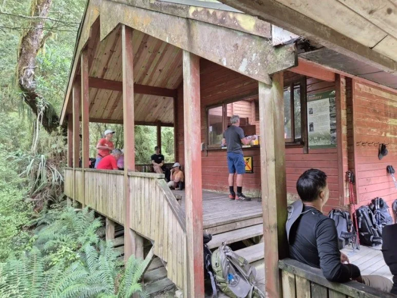 -OVJM-ZfB7l7ar2bPJfX569TK1o