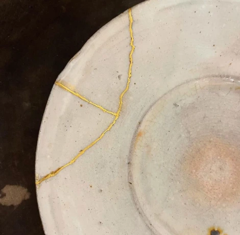 금이 간 그릇.PNG