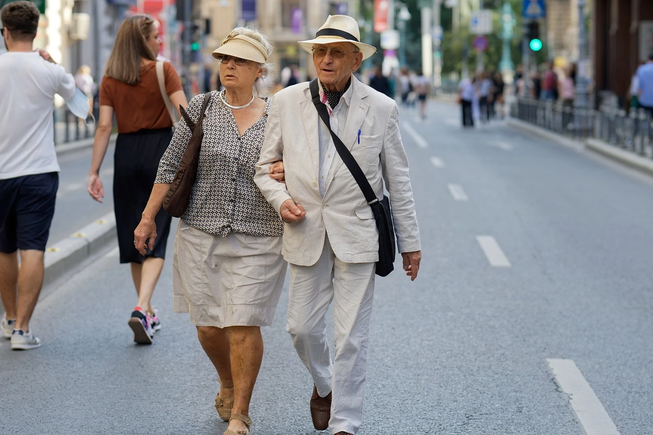 elderly-couple-6602926_1280.jpg?type=w3840
