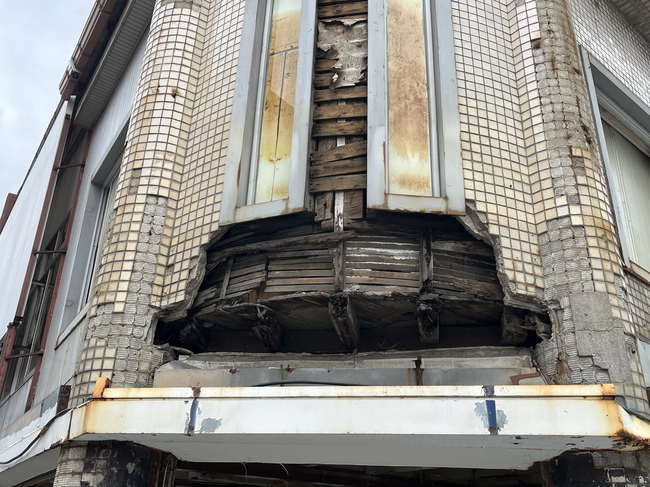 벗겨진 화장.HEIC