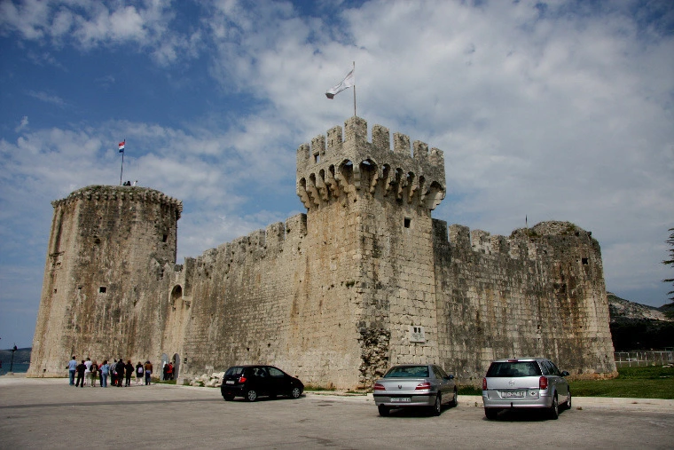 c1d012e7ee9ae7069b3cbd7a4198b3dd89c13608