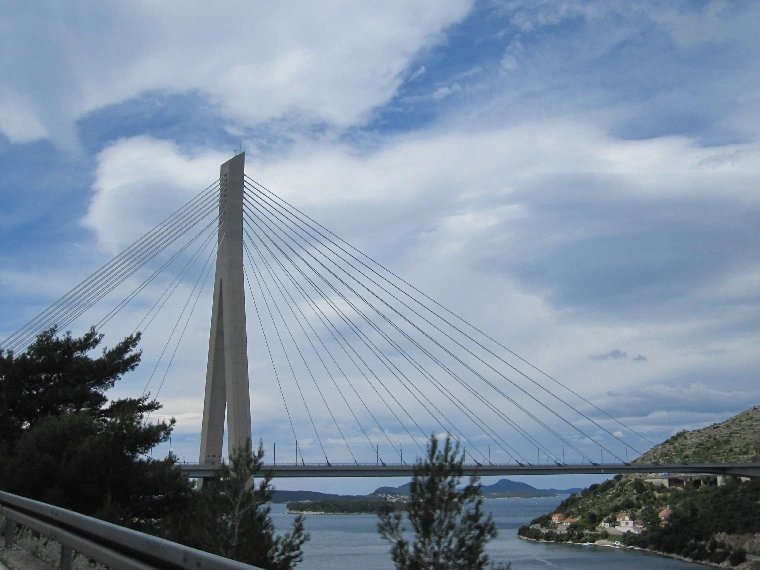 9f7dd85c2248e8fe3c41280f231e966f61667649