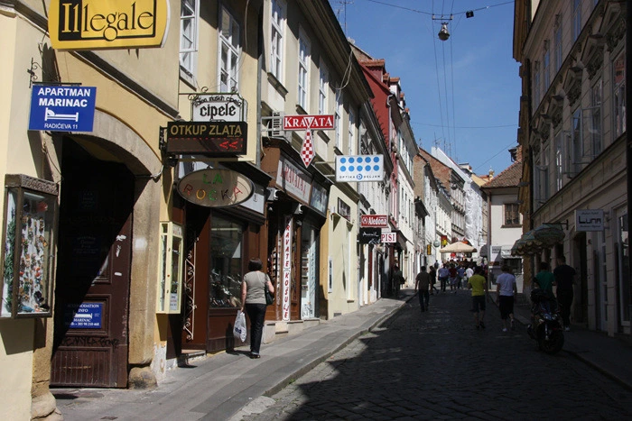 b2d8adf0f99be3604ed9b0a1a15884a2c87c4741