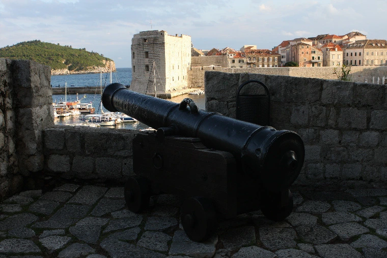 8f5235a20828a14443a32a438f8518da9c38c6d7