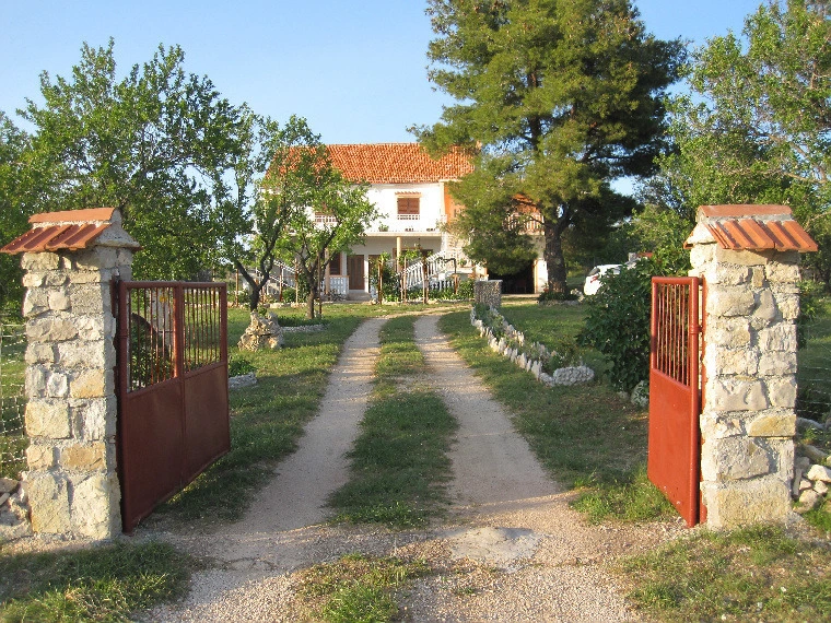 fb11d97c7234ace9afb91ad1bf737dfb93fd38ab