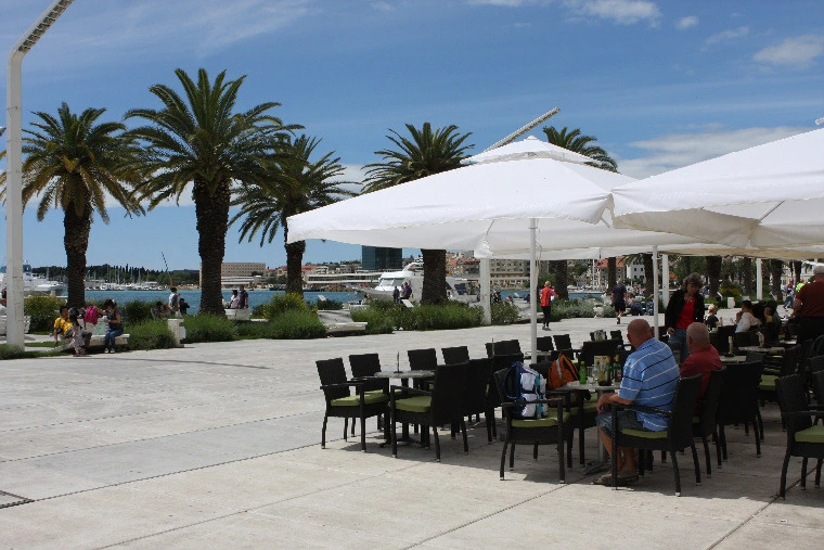 7c44f46c947fcae23dd5aae7ceef6d5b9e247e18