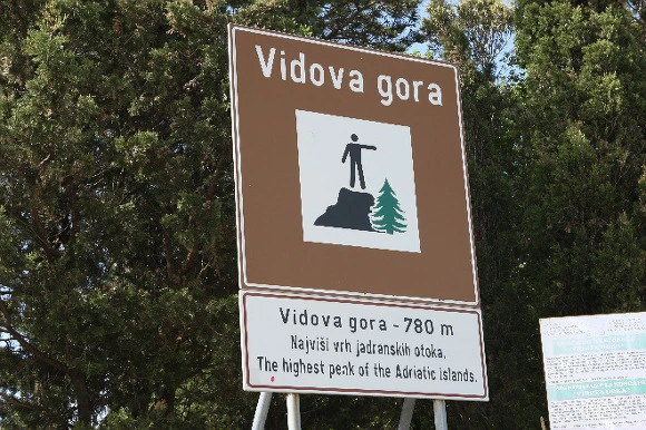 1e295649ad7627089cb972676fe47ae5b9070661