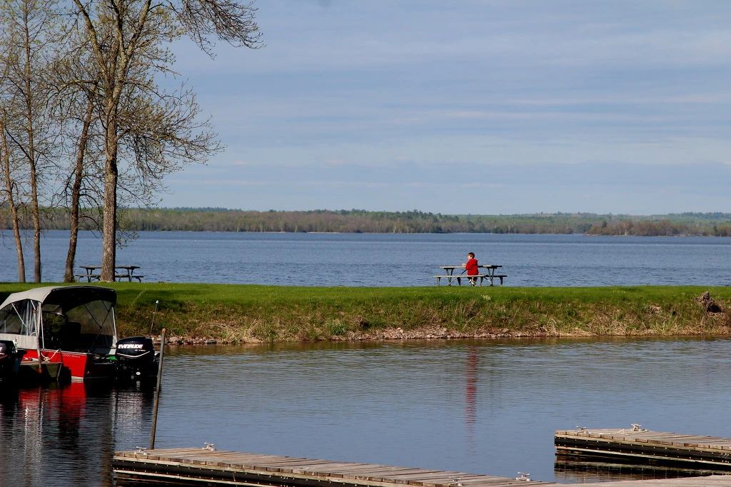 9907E44E5F4F9C66174D3C