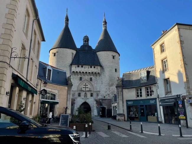 img.jpg?credential=yqXZFxpELC7KVnFOS48ylbz2pIh7yKj8&expires=1769871599&allow_ip=&allow_referer=&signature=%2Bw3LuosBbJVhEJiIrfFseoztLvE%3D