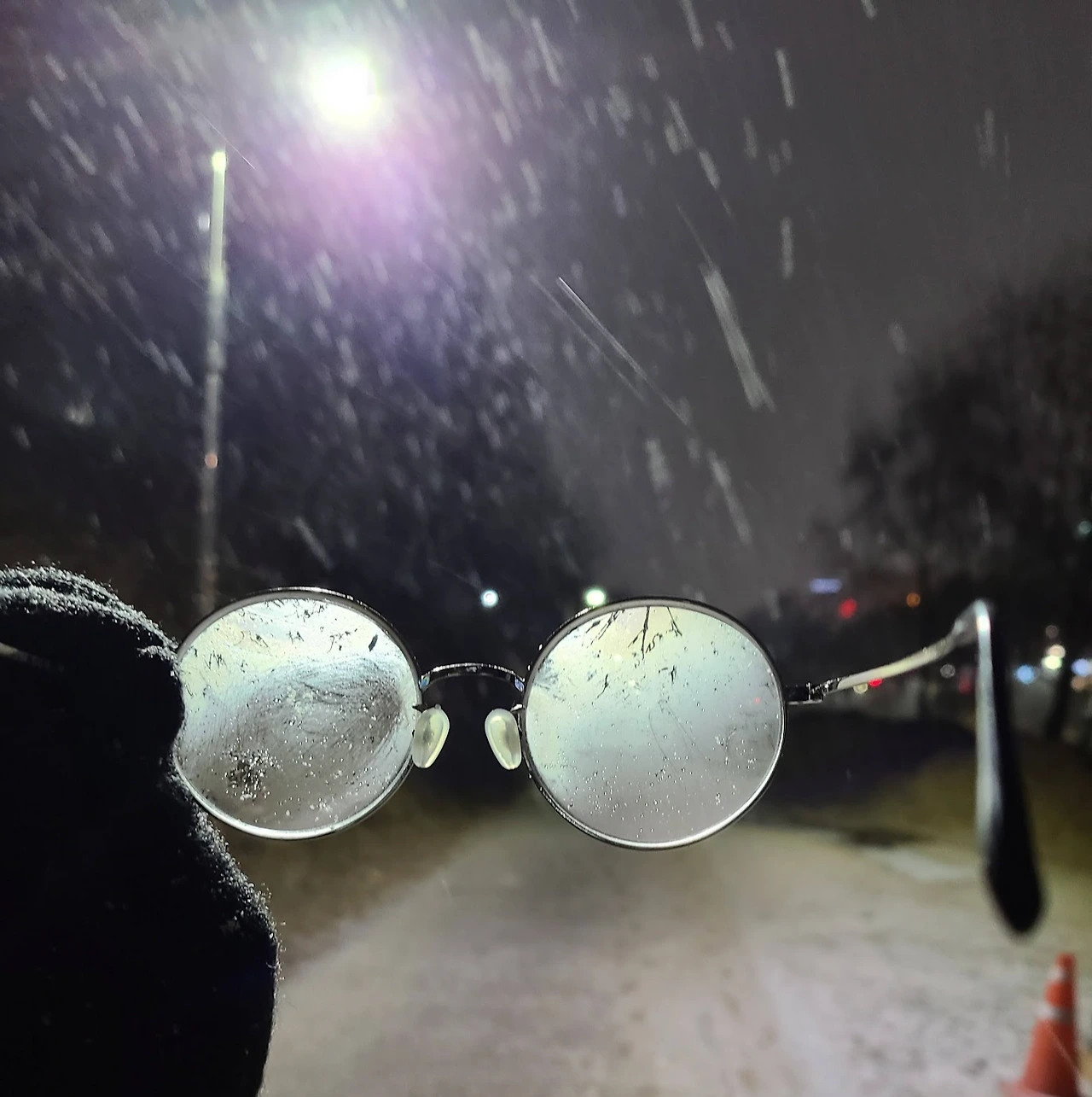 안경 김서림.jpeg