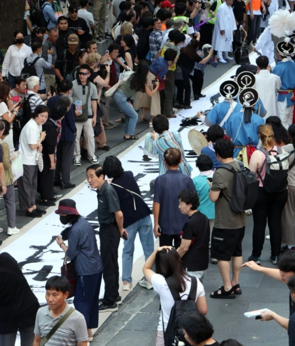 1742_4015_352.png?type=w1200