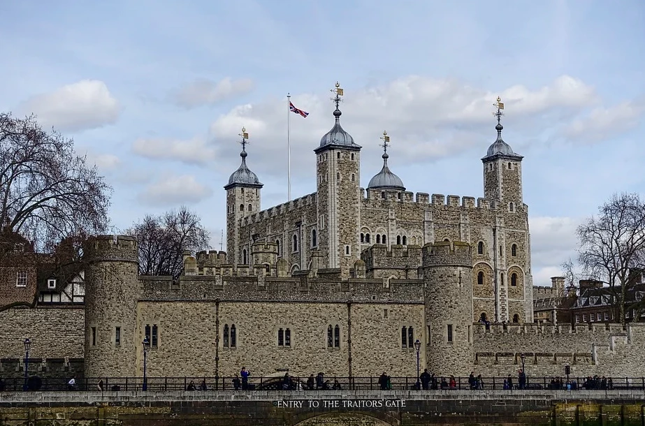 %EB%9F%B0%EB%8D%98%ED%83%80%EC%9B%8C.PNG?type=w1