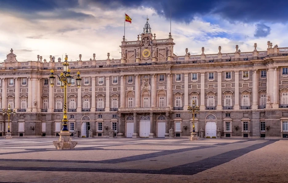 %EB%A7%88%EB%93%9C%EB%A6%AC%EB%93%9C%EA%B6%81%EC%A0%84%ED%94%BD%EC%82%AC.PNG?type=w1