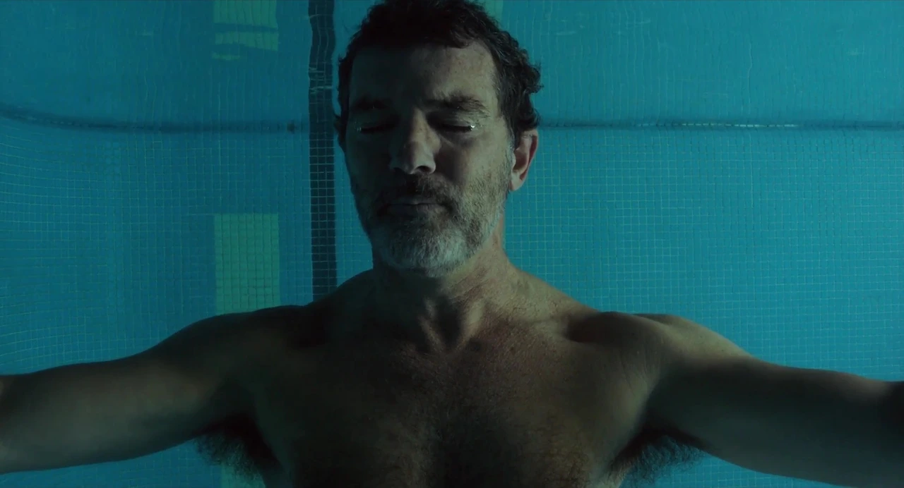 페인 앤 글로리 Dolor y gloria, Pain and Glory.2019.1080p.KOR.FHDRip.H264.AAC-RTM[(003612)2020-07-14-16-43-13].JPG