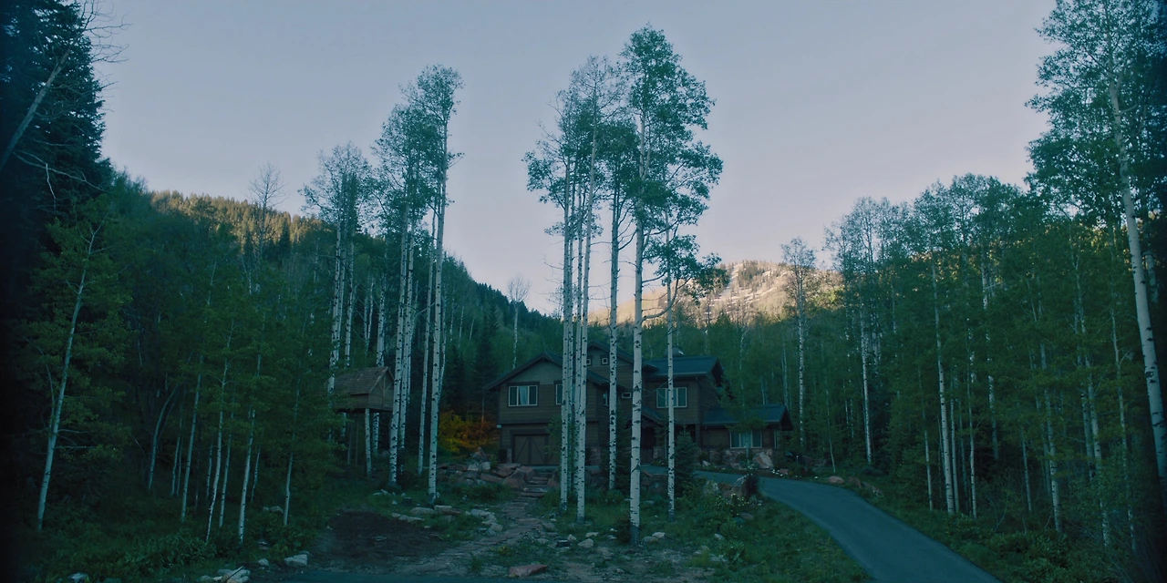 유전 2018 1080p BluRay x264 AC3 - nature boy[(153695)2020-07-14-17-35-22].JPG