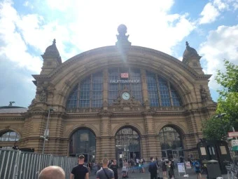 프랑크푸르트 중앙역.jpeg