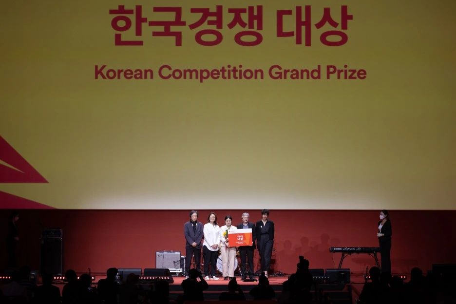 qlrm5KtI.jpeg?type=w1