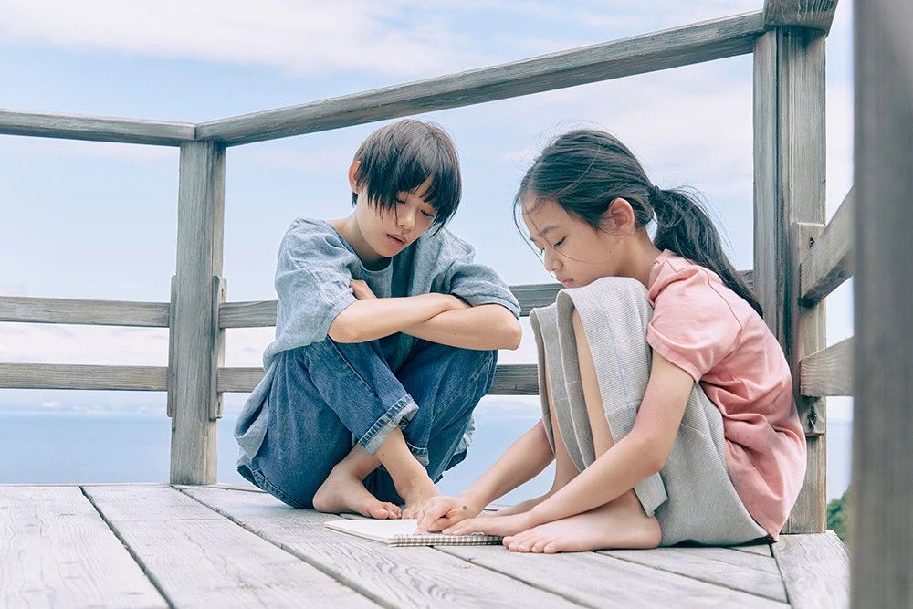 52 헤르츠 고래들2.jpeg