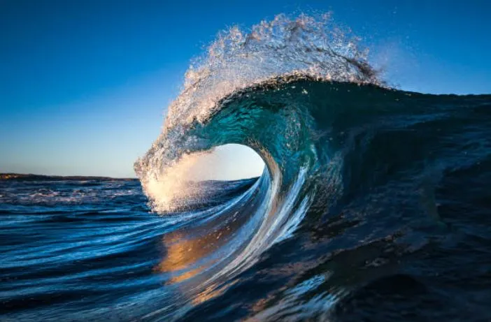 일렁이는 파도.JPG