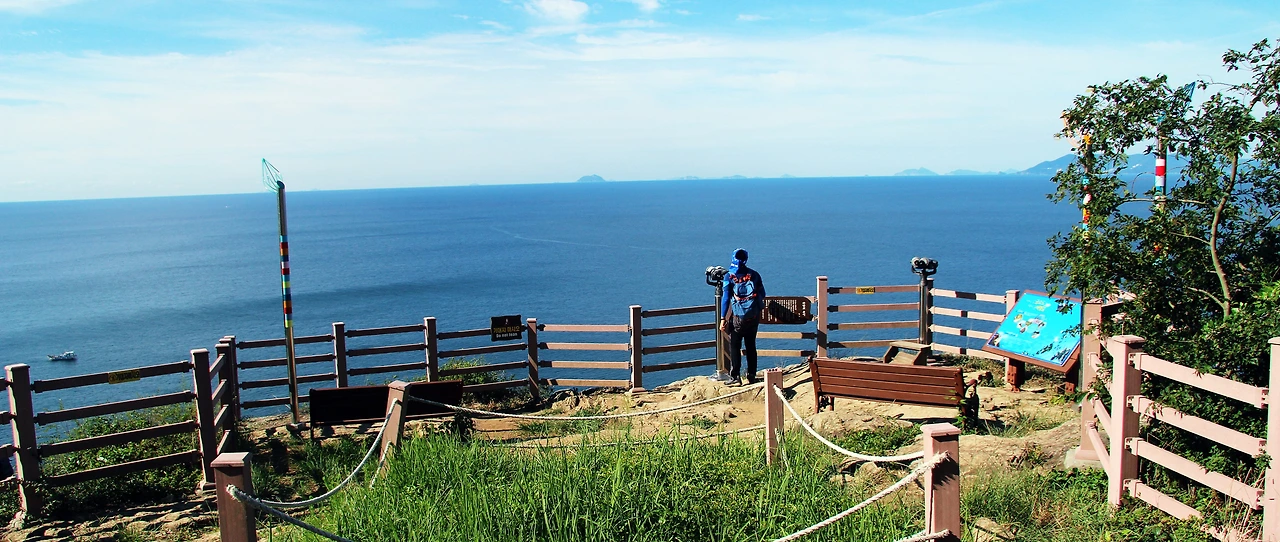 5. 멀리 나로도우주센터까지 조망되는 미역널방.JPG