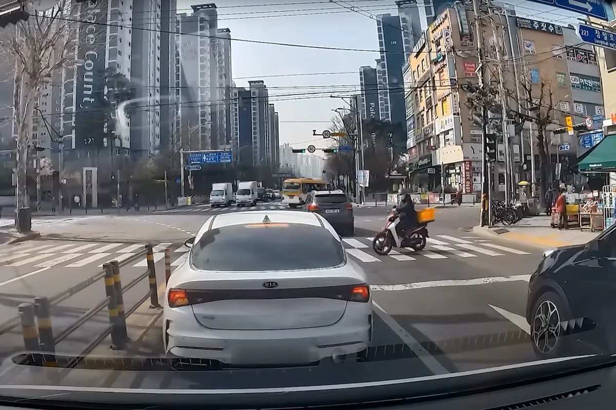 구급 차량 양보 7.PNG