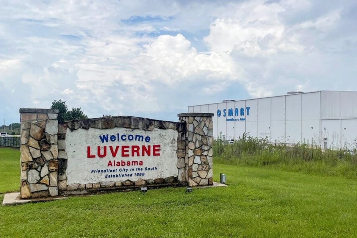 1_공장 입구_SMART Alabama LLC.jpeg