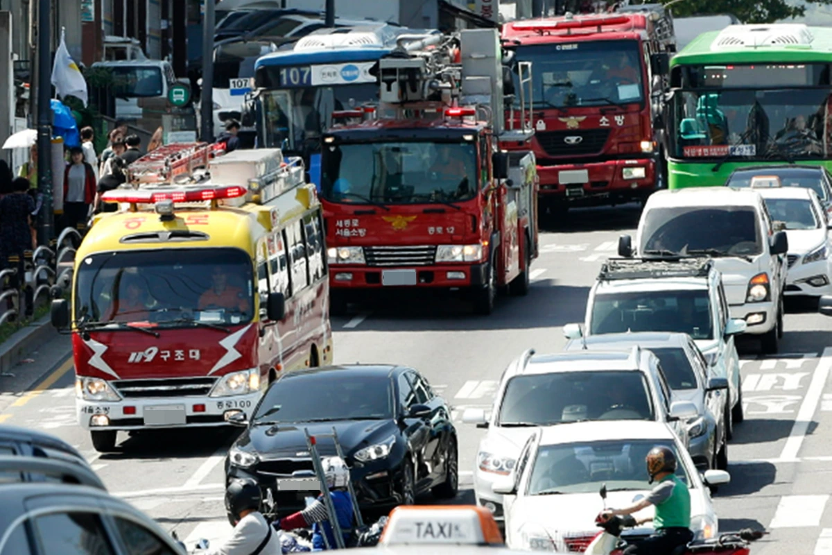 구급 차량 양보 1.PNG