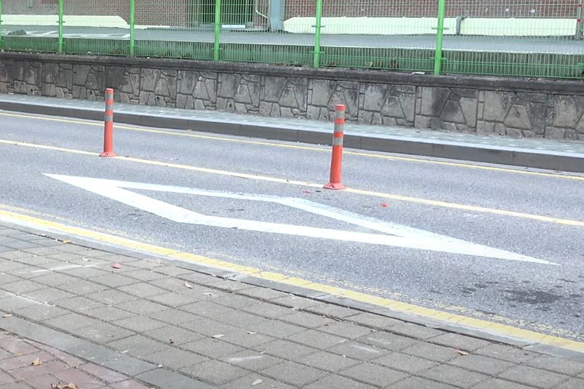 마름모 노면표시 1.JPG