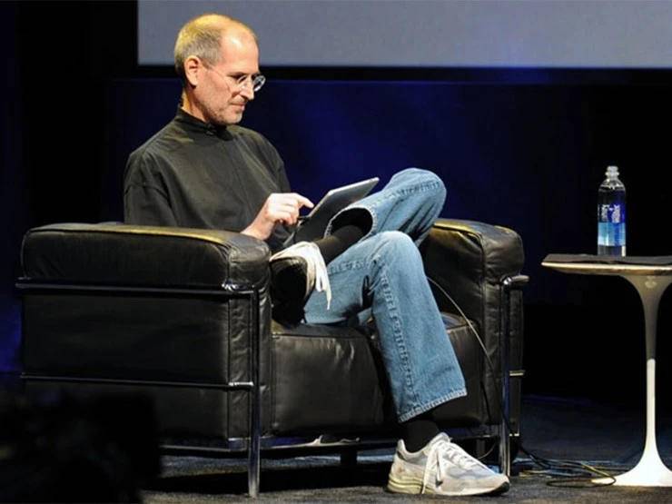 steve_jobs_ipad_4x3.jpg?type=w2