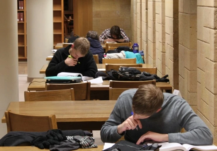 110201_studying.jpg?type=w2