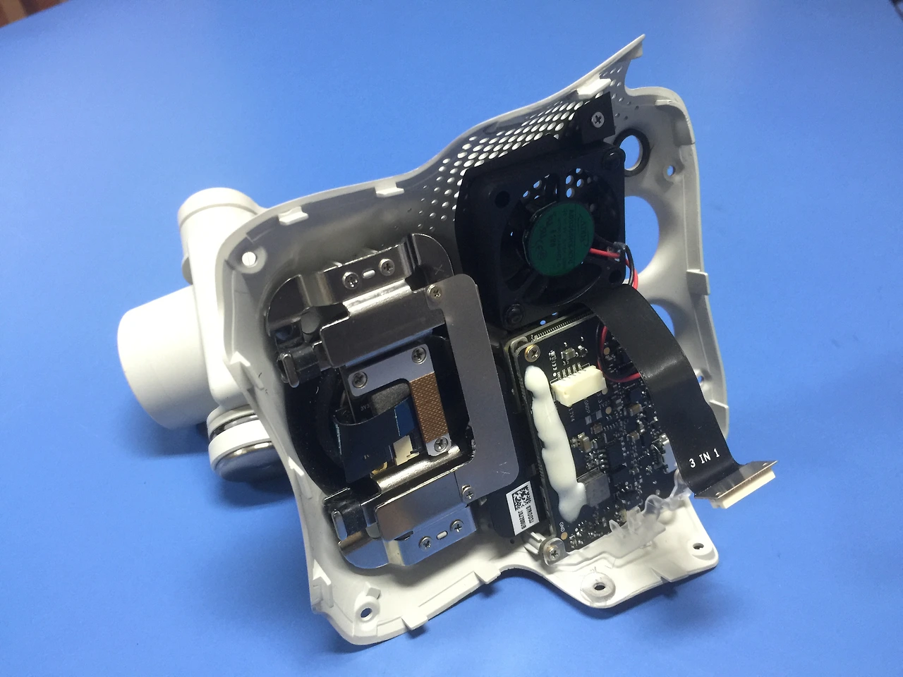 2-2.phantom4gimbal_in.JPG