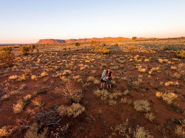 4.selfie-couple.jpg?type=w1200