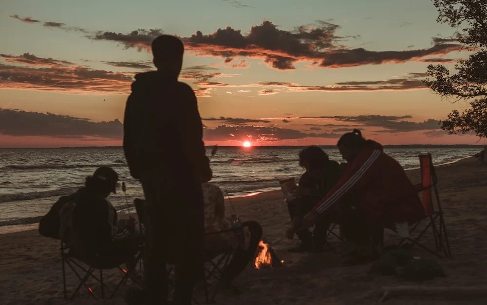 photo-1597249375065-03f85c0842bf?ixlib=rb-4.0.3&ixid=M3wxMjA3fDB8MHxwaG90by1wYWdlfHx8fGVufDB8fHx8fA%3D%3D&auto=format&fit=crop&w=1000&q=80