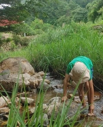 낯선 계곡에서 몸을 낮추고_줄임.JPG
