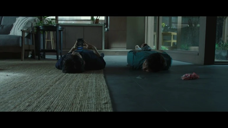 %EC%8A%A4%EB%A7%88%ED%8A%B8%ED%8F%B0%EC%9D%84_%EB%96%A8%EC%96%B4%EB%9C%A8%EB%A0%B8%EC%9D%84_%EB%BF%90%EC%9D%B8%EB%8D%B0_Unlocked,2022.720p.HDRip.H264.AAC.mkv_20230217_235012.522.jpg?type=w773