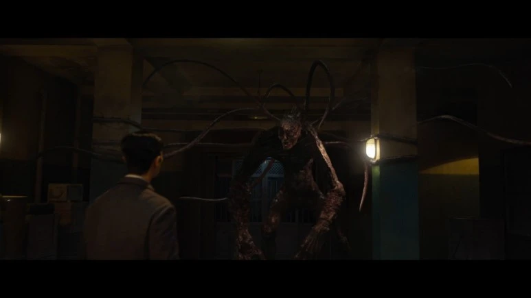 %EA%B2%BD%EC%84%B1%ED%81%AC%EB%A6%AC%EC%B2%98.Gyeongseong_Creature.E04.1080p.NF-Sinper.mkv_snapshot_00.59.39_2023.12.jpg?type=w773