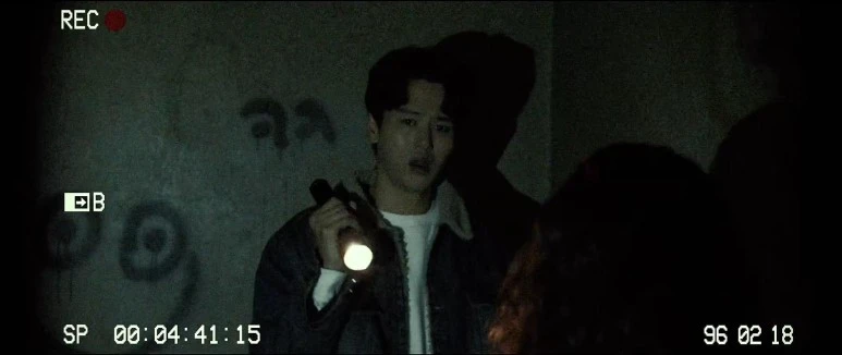 %EA%B7%80%EB%AC%B8_GUIMOON_The_Lightless_Door.2021.1080p.HEVC.AAC-NonDRM.mp4_20210909_215555.jpg?type=w773