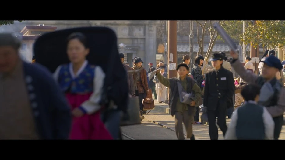 %EA%B2%BD%EC%84%B1%ED%81%AC%EB%A6%AC%EC%B2%98.Gyeongseong_Creature.E01.1080p.NF-Sinper.mkv_snapshot_00.08.38_2023.12.jpg?type=w1