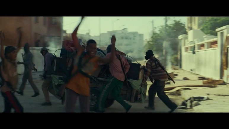 Escape.from.Mogadishu.2021.1080p.FHDRip.H264.AAC-iMBC.mp4_20211014_142741.23.jpg?type=w773