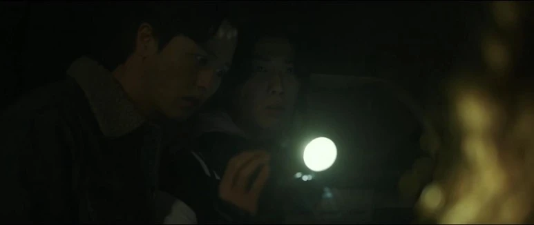 %EA%B7%80%EB%AC%B8_GUIMOON_The_Lightless_Door.2021.1080p.HEVC.AAC-NonDRM.mp4_20210909_215642.jpg?type=w773